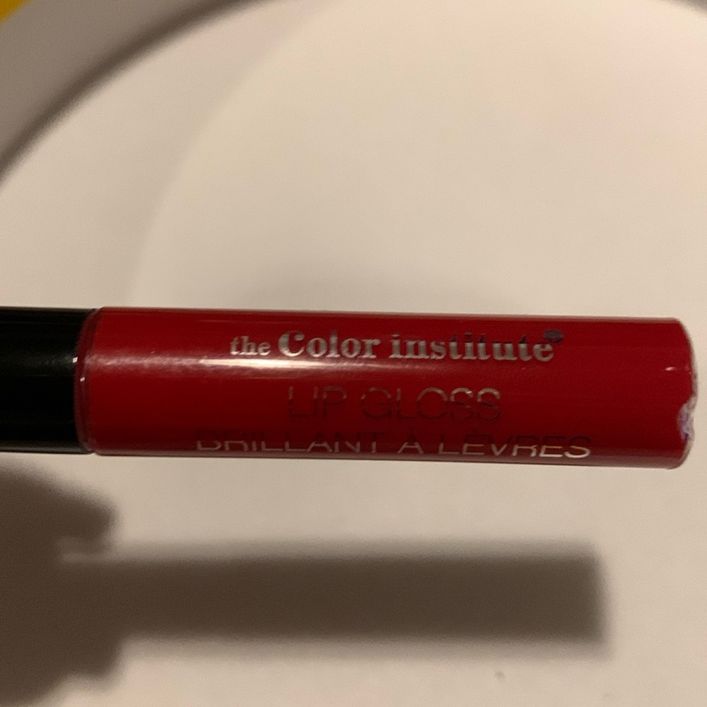 New the Color institute lip gloss